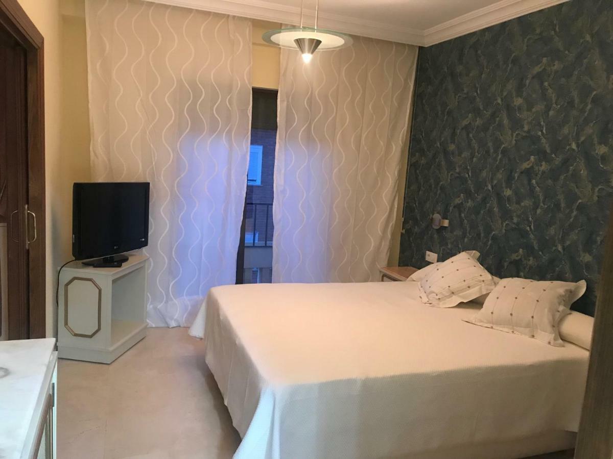 Hotel Reina Victoria إيّين المظهر الخارجي الصورة